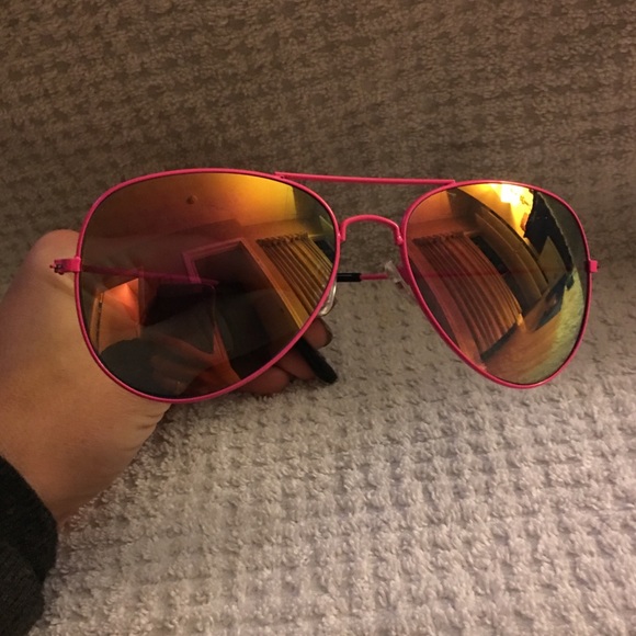 Peppers USA uv protection hot pink sunnies - Picture 7 of 8